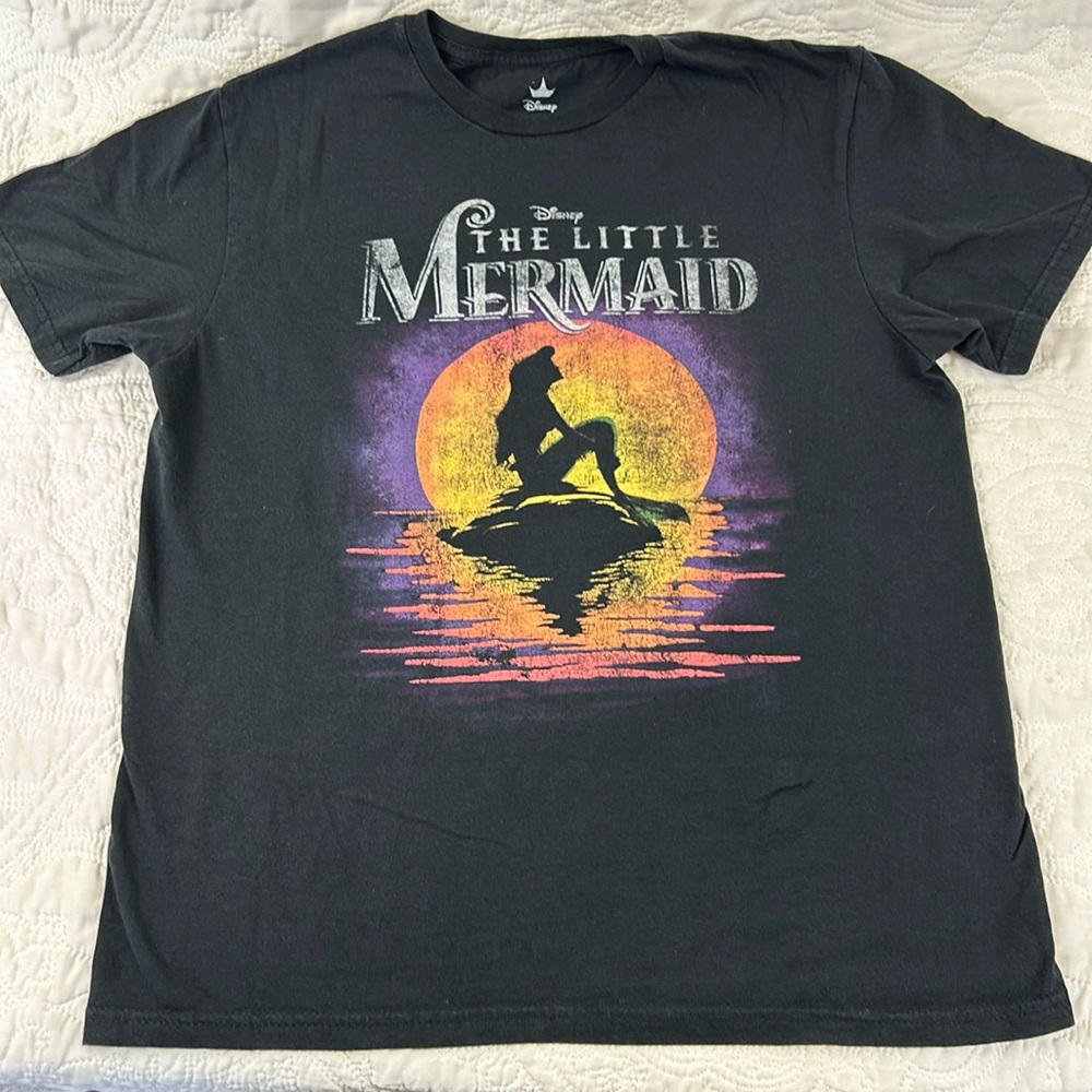 Disney - The Little Mermaid graphic tee women’s medium
